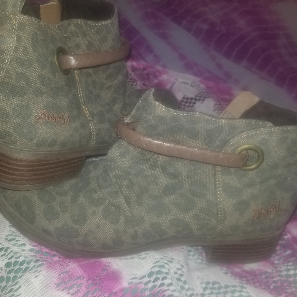 Blowfish Women's Olive Ankle Booties